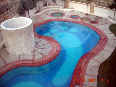 Swimming pool